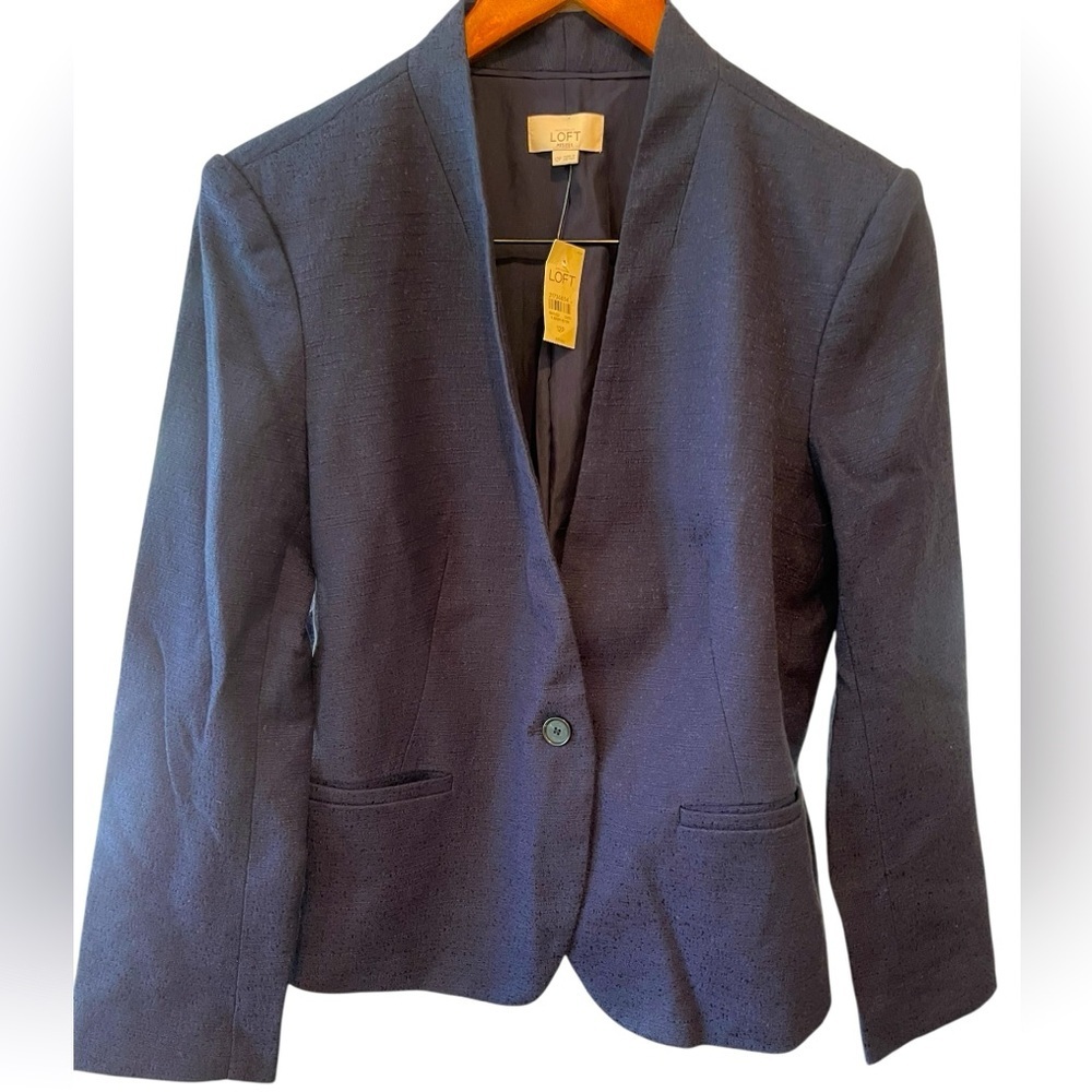 💙🔥Ann Taylor Women's Dark Blue Blazer size 12P 
Single button, peplum back